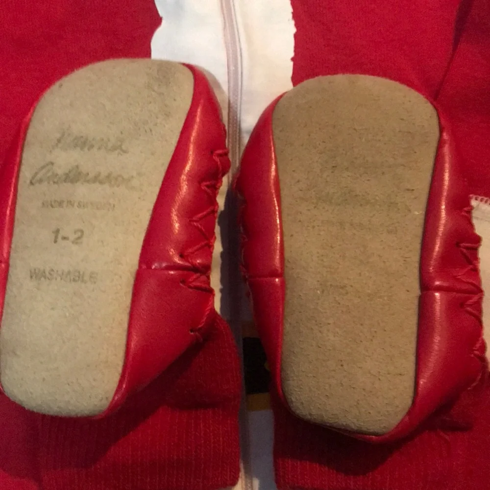 Hanna Anderson Santa jammies 60 6-9 and slippers‎